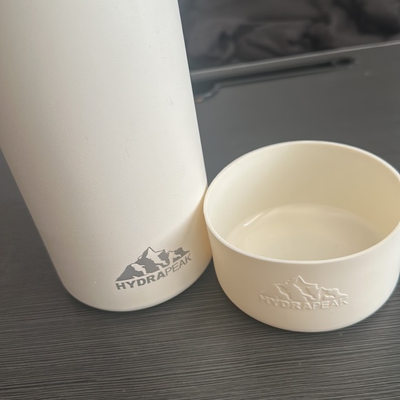 Hydrapeak 32oz Insulated Water Bottles w/Chug Lid, Water Flask, 32 Oz - Picture 3 of 9